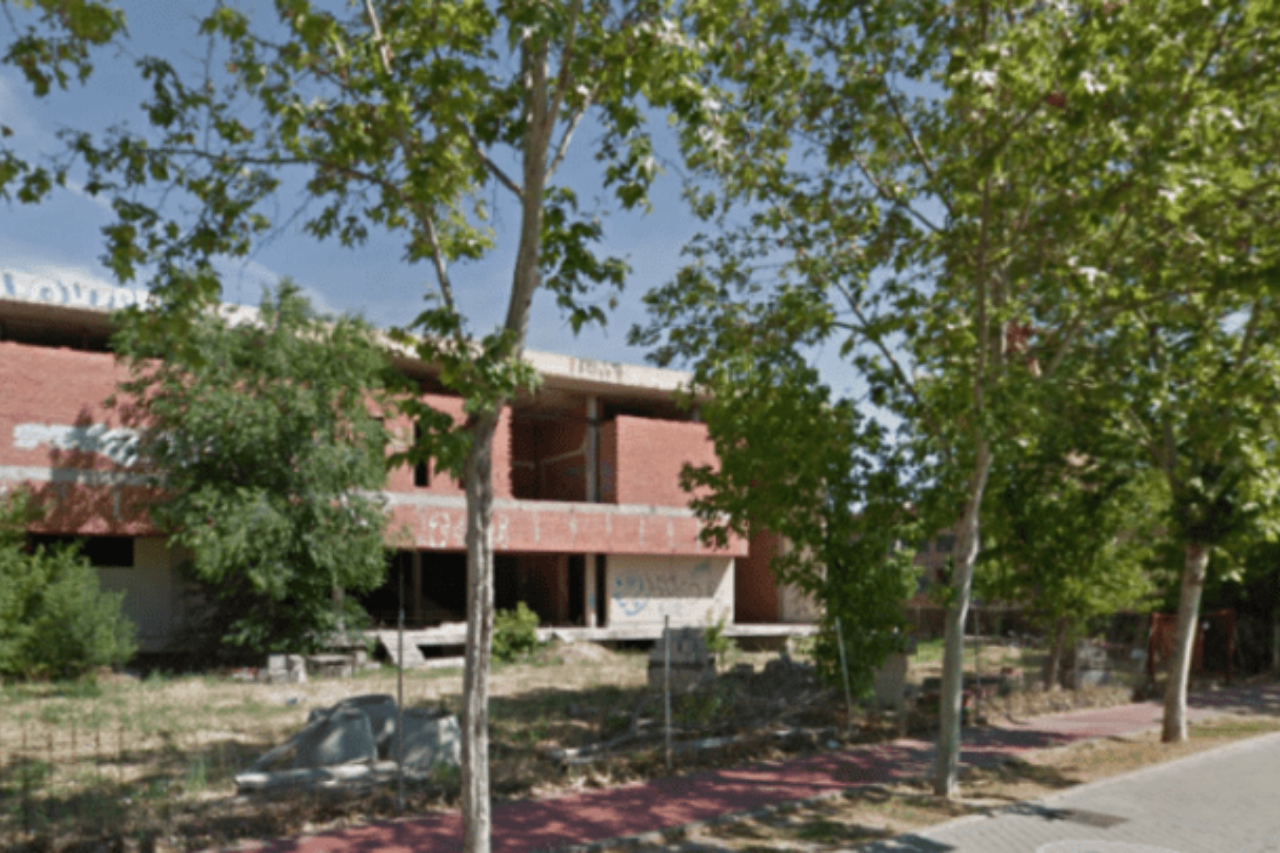 Podemos pregunta por la futura residencia y centro de día en el edificio abandonado de la Casa de Murcia