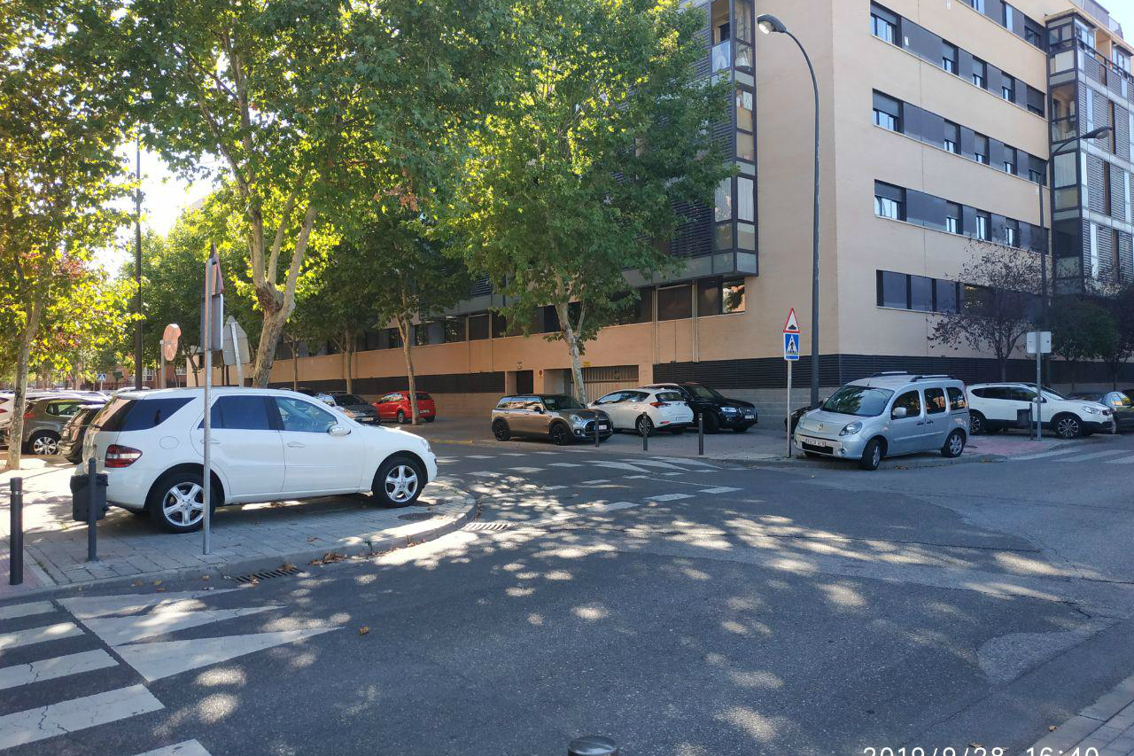 Podemos Getafe pide soluciones para los problemas generados por el aparcamiento indiscriminado los días de fútbol en Getafe Norte